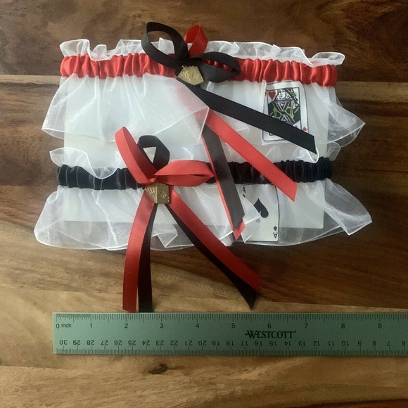 Red Black Satin Las Vegas Queen Ace Card Gold Charm Mesh Stretch Garter Band Set - Picture 11 of 12